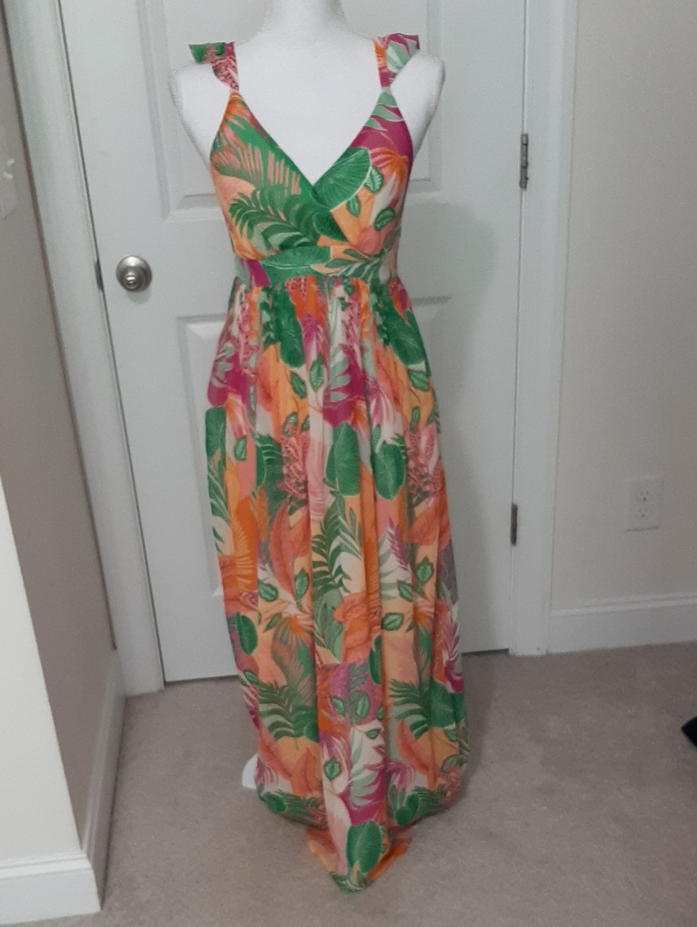 Skies Are Blue Tropical Floral V-Neck Maxi Dress in Orange & Green XS